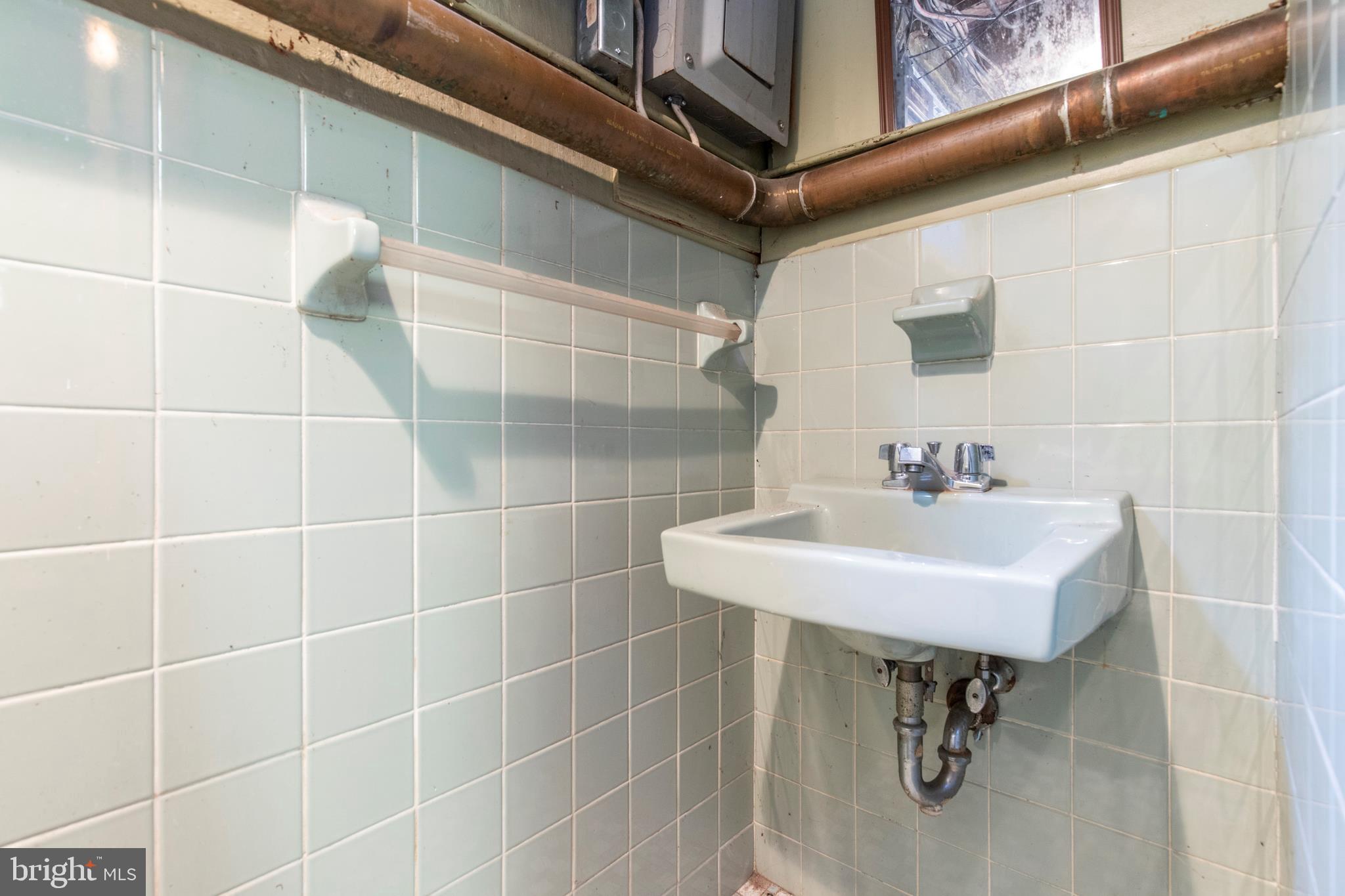 111 Barbara Drive Springfield, PA 19064 - Photo 24 of 31 Gallery Image 24