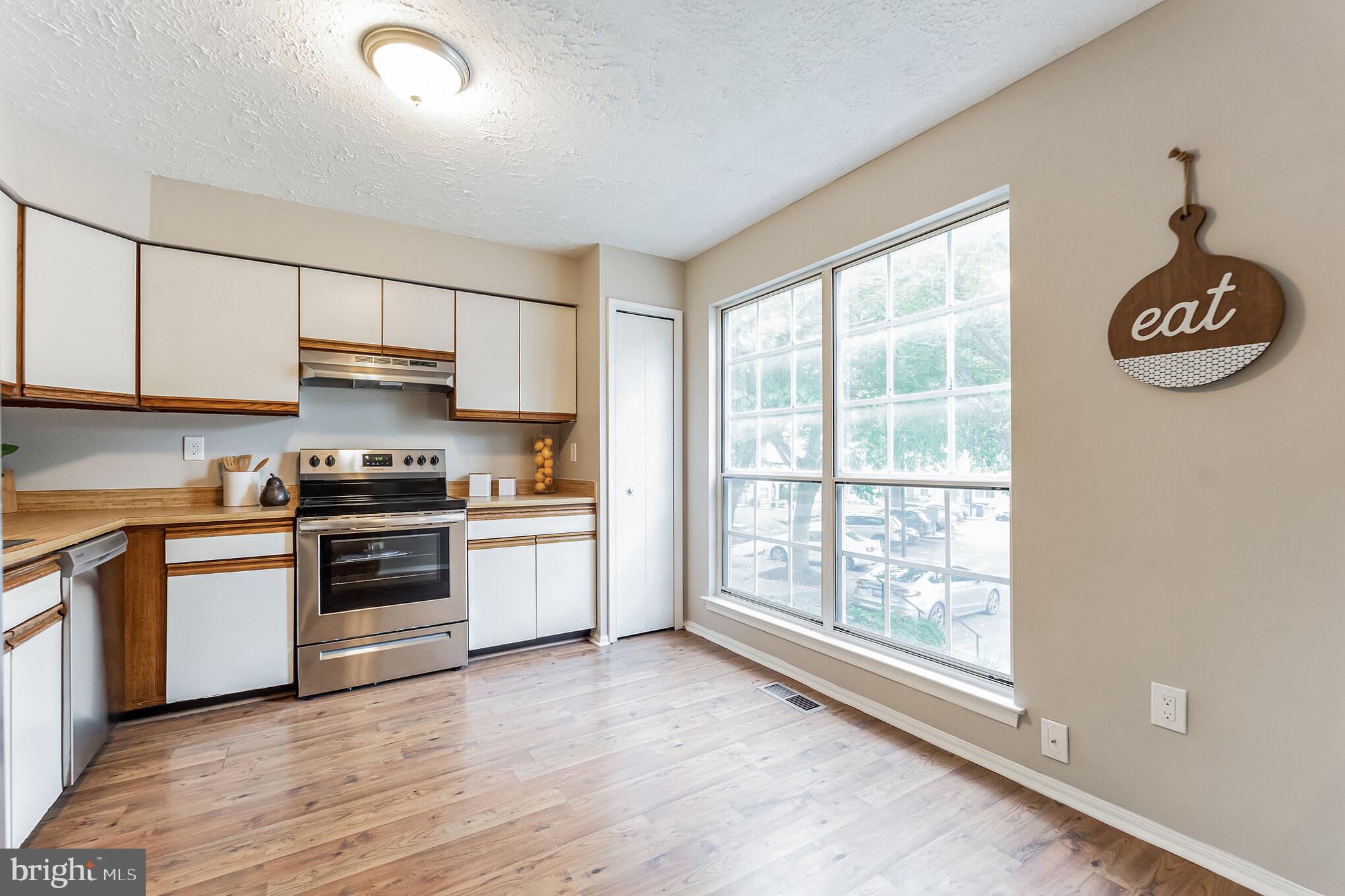 7475 Setting Sun Way Columbia, MD 21046 - Photo 2 of 23 Gallery Image 2