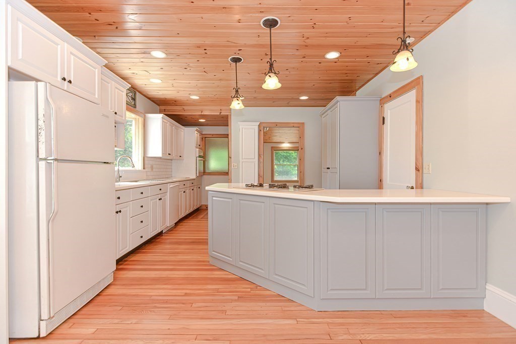 109 Walnut Street Canton, MA 02021 - Photo 6 of 31 Gallery Image 6