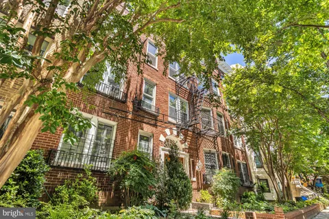 $400,000 | 1869 Mintwood Place Northwest, Unit 24, Washington, DC 20009
