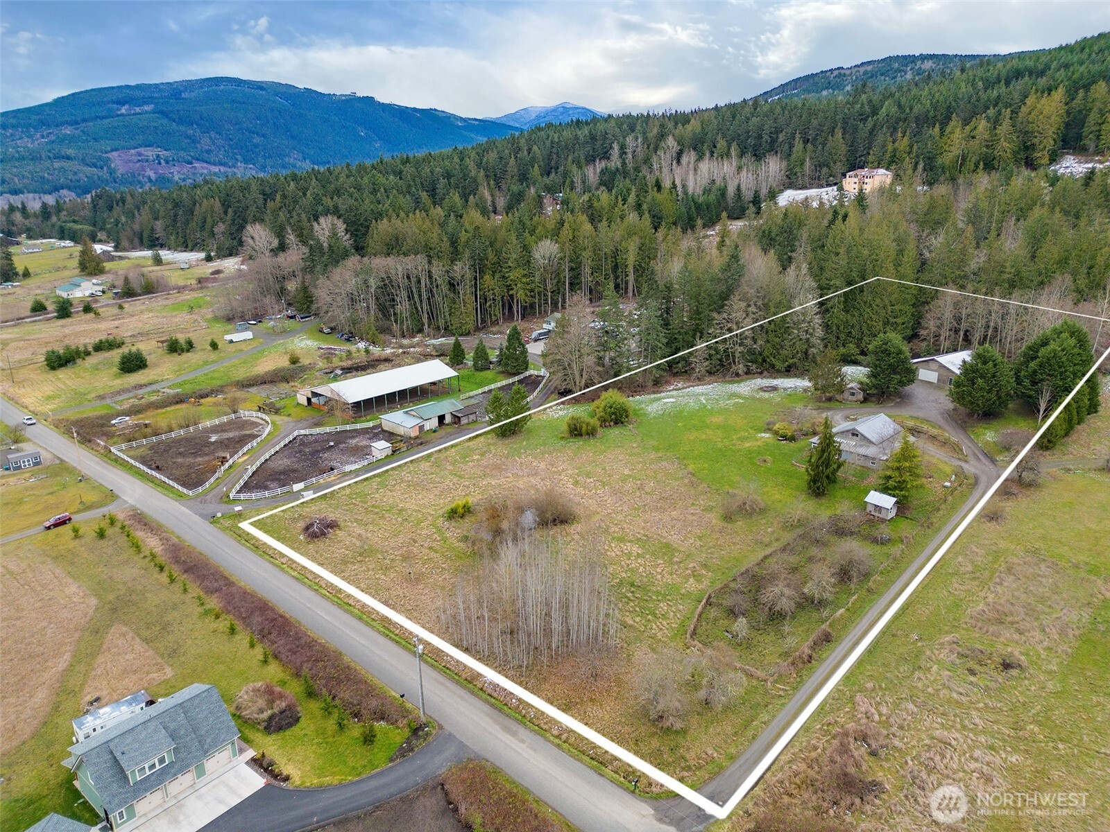 1515 Olson Road Sequim, WA 98382 - Photo 35 of 40 a view of a pool with a yard