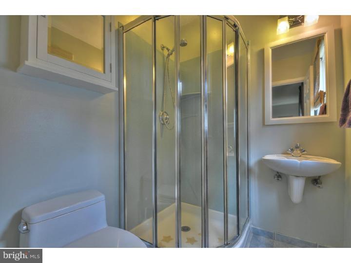 910 Chesterfield Road Barrington, NJ 08033 - Photo 11 of 25 Master Bathroom