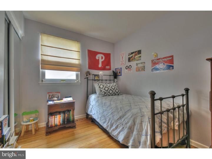 910 Chesterfield Road Barrington, NJ 08033 - Photo 13 of 25 Bedroom 3