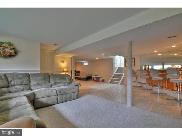 910 Chesterfield Road Barrington, NJ 08033 - Photo 18 of 25 Family Room