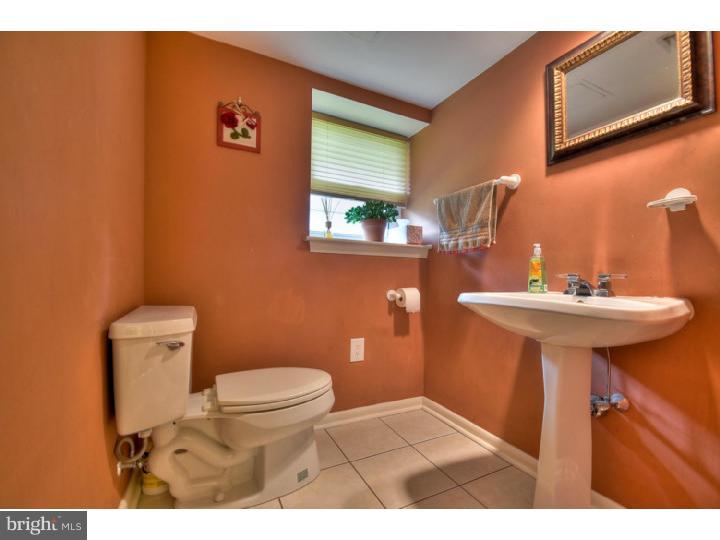 910 Chesterfield Road Barrington, NJ 08033 - Photo 20 of 25 Half Bath