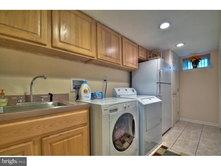 910 Chesterfield Road Barrington, NJ 08033 - Photo 21 of 25 Laundry Room