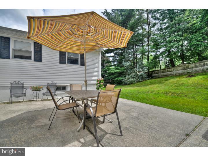 910 Chesterfield Road Barrington, NJ 08033 - Photo 22 of 25 Patio