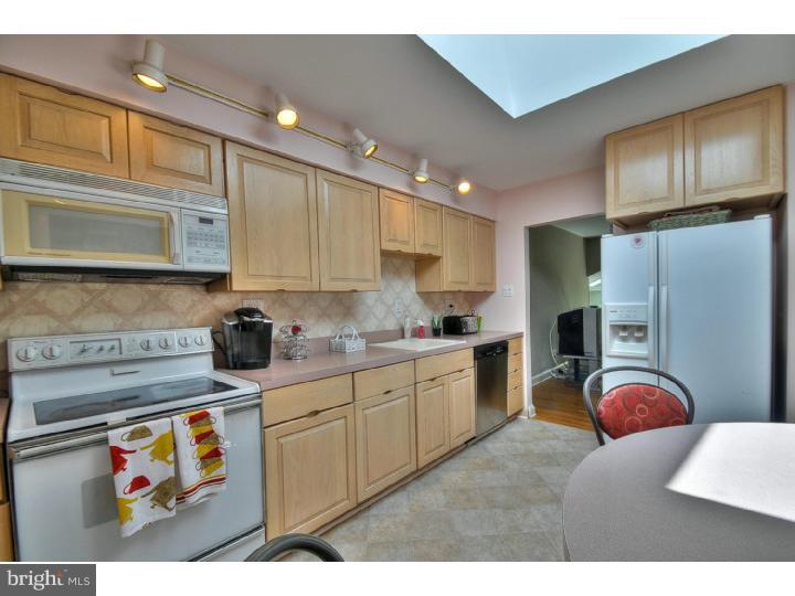 910 Chesterfield Road Barrington, NJ 08033 - Photo 9 of 25 Kitchen