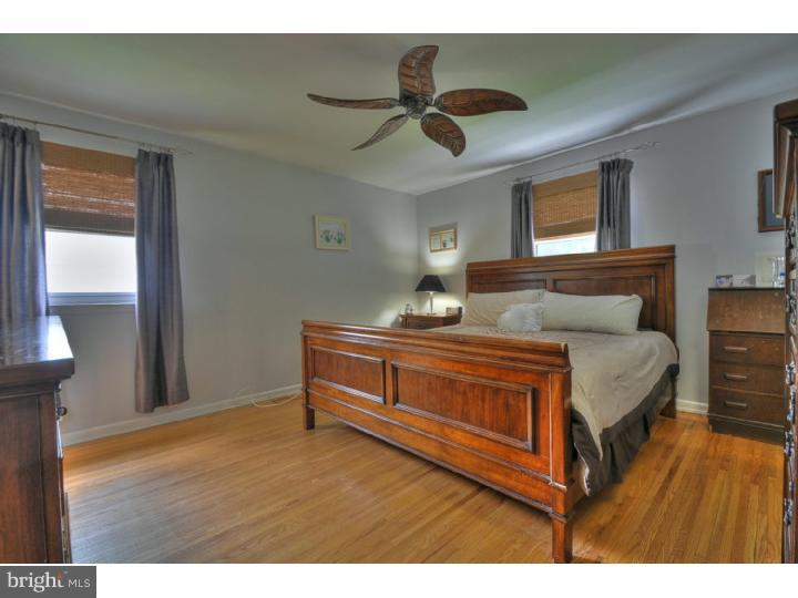 910 Chesterfield Road Barrington, NJ 08033 - Photo 10 of 25 Master Bedroom