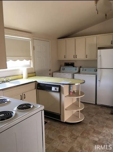 135 East Ridgeview Drive Bloomington, IN 47401 - Photo 2 of 7