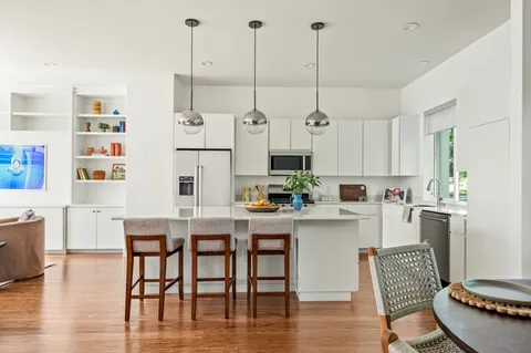 $725,000 | 1801 East 2nd Street, Unit 9, Austin, TX 78702