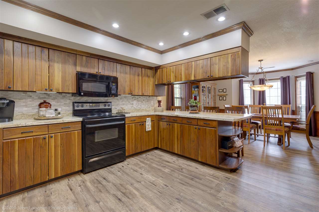 4195 Poplar Corner Road Lake Cormorant, MS 38641 - Photo 14 of 25 Another view of kitchen