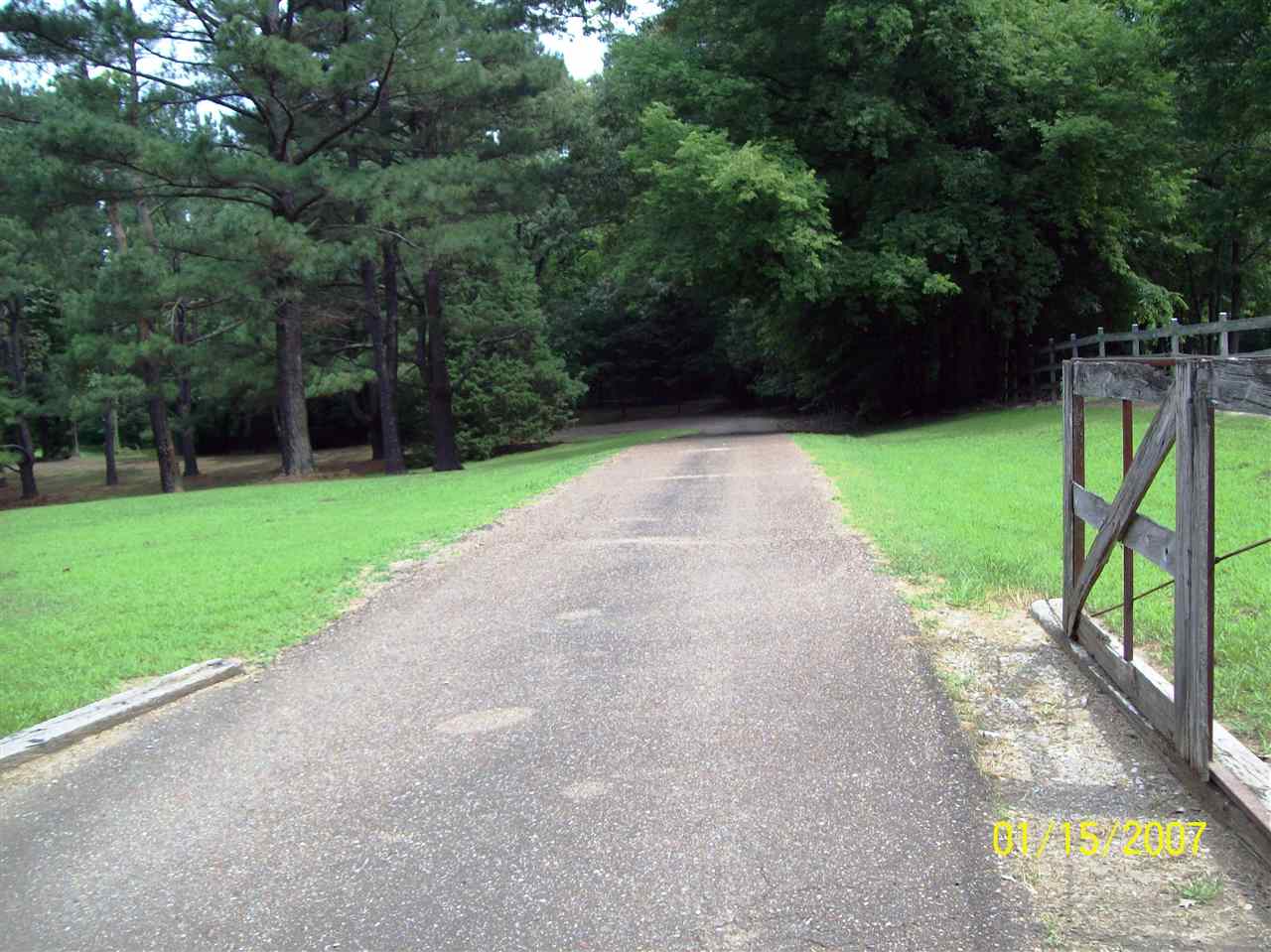 4195 Poplar Corner Road Lake Cormorant, MS 38641 - Photo 8 of 25 Gated front entrance to property