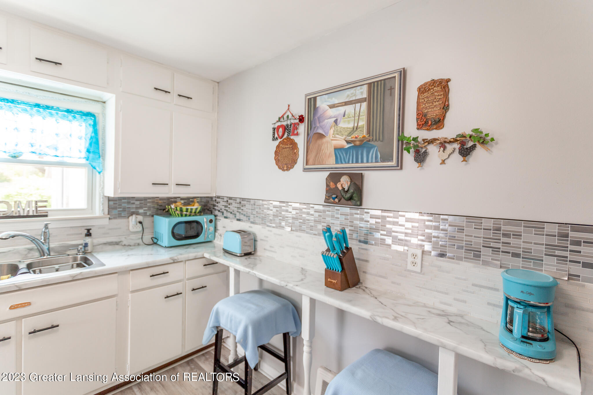 2518 Westbury Road Lansing, MI 48906 - Photo 14 of 40 IMG_2990