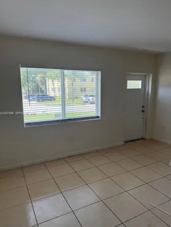 $2,850 | 215 Northwest 84th Street, Unit 215, Miami, FL 33150