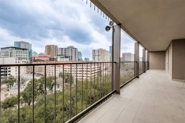 $635,000 | 3310 Fairmount Street, Unit 12E, Dallas, TX 75201