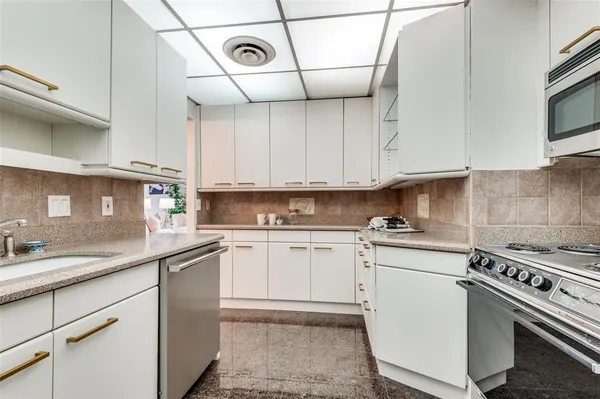 $635,000 | 3310 Fairmount Street, Unit 12E, Dallas, TX 75201