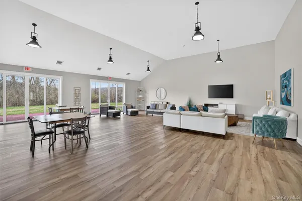 $1,595,000 | 44 Spring Meadow Court, Somers, NY 10589