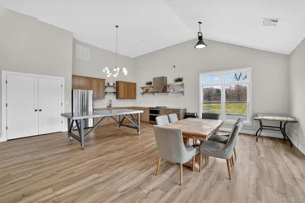 $1,595,000 | 44 Spring Meadow Court, Somers, NY 10589