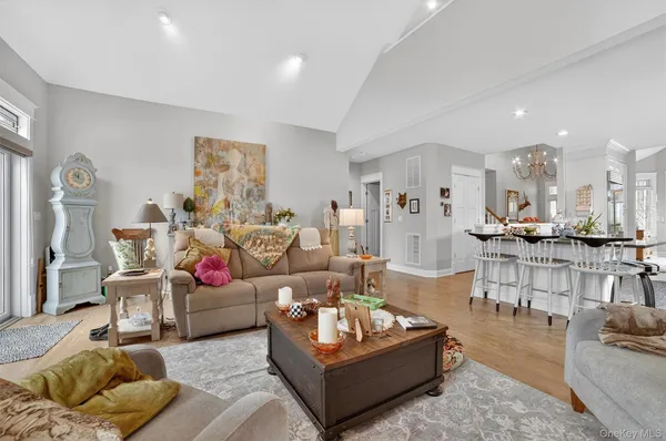 $1,595,000 | 44 Spring Meadow Court, Somers, NY 10589