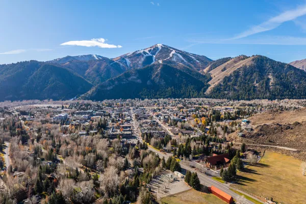 $25,000,000 | 708 East Fork Road, Hailey, ID 83333