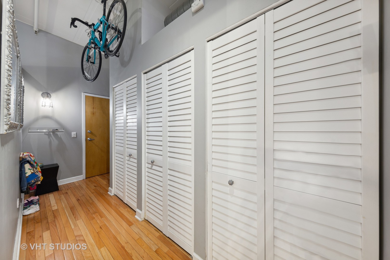 1301 West Madison Street, Unit 314 Chicago, IL 60607 - Photo 2 of 14 a view of entryway