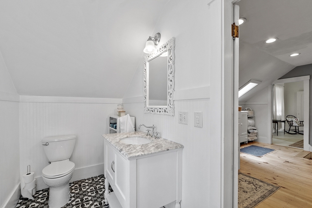 24 Maple Street Sterling, MA 01564 - Photo 19 of 38