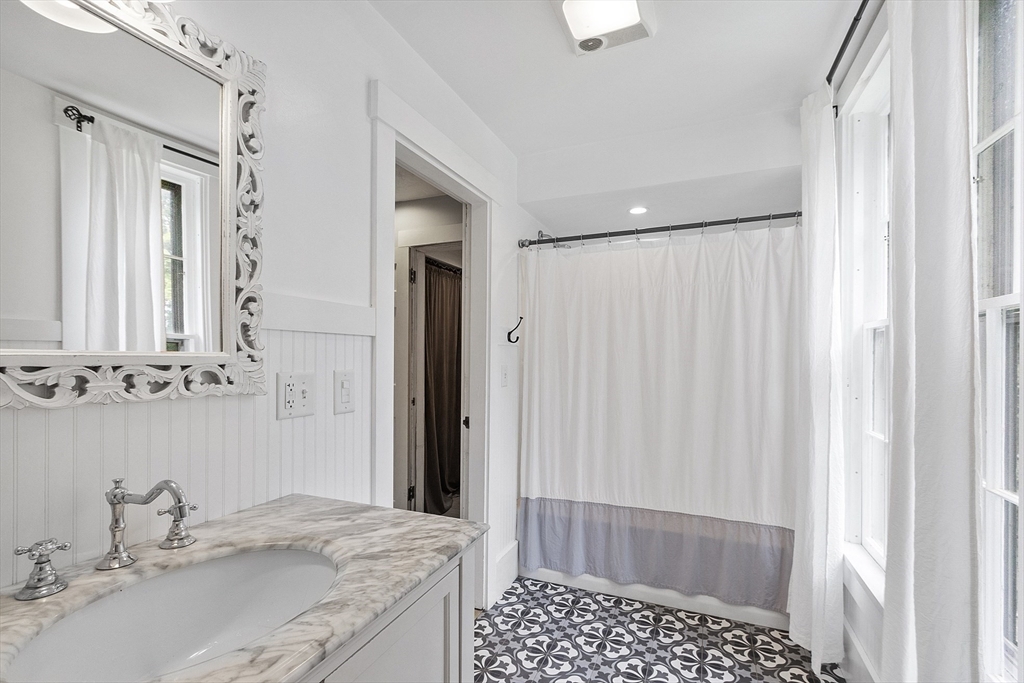 24 Maple Street Sterling, MA 01564 - Photo 23 of 38