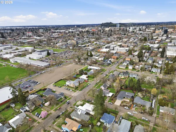 $639,000 | 2121 Hilyard Street, Eugene, OR 97405