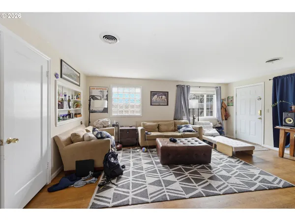 $639,000 | 2121 Hilyard Street, Eugene, OR 97405