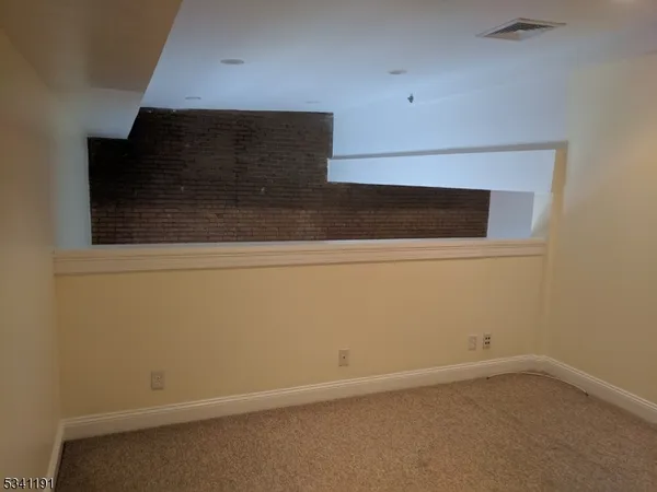 $2,600 | 385 George Street, Unit 3B, New Brunswick, NJ 08901