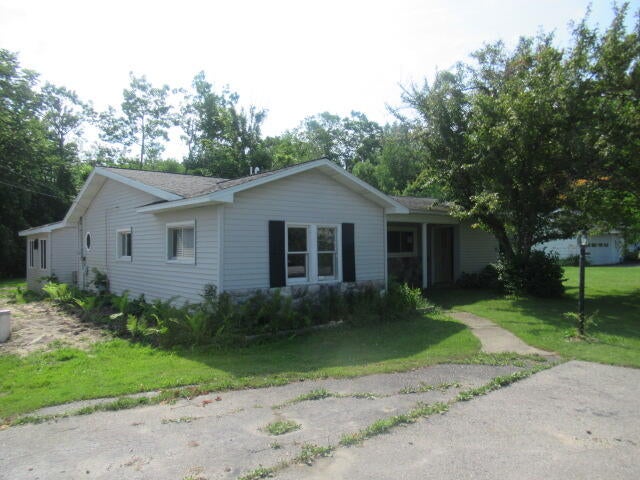 9801 French Road Alpena, MI 49707 - Photo 2 of 16 side