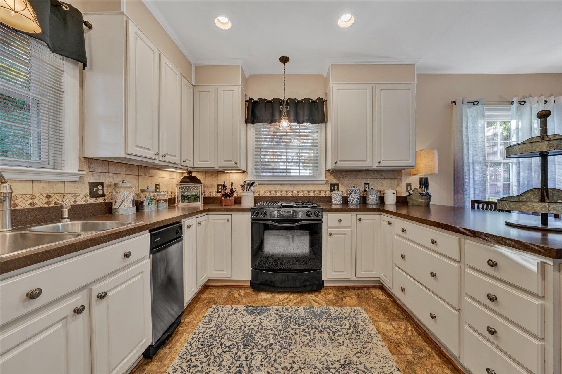 4970 Fox Ridge Road Southwest Roanoke, VA 24018 - Photo 22 of 51 22-DSC00055