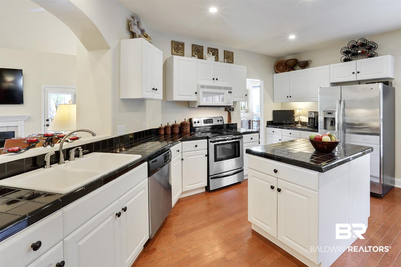 30291 River Road Orange Beach, AL 36561 - Photo 3 of 15 Kitchen