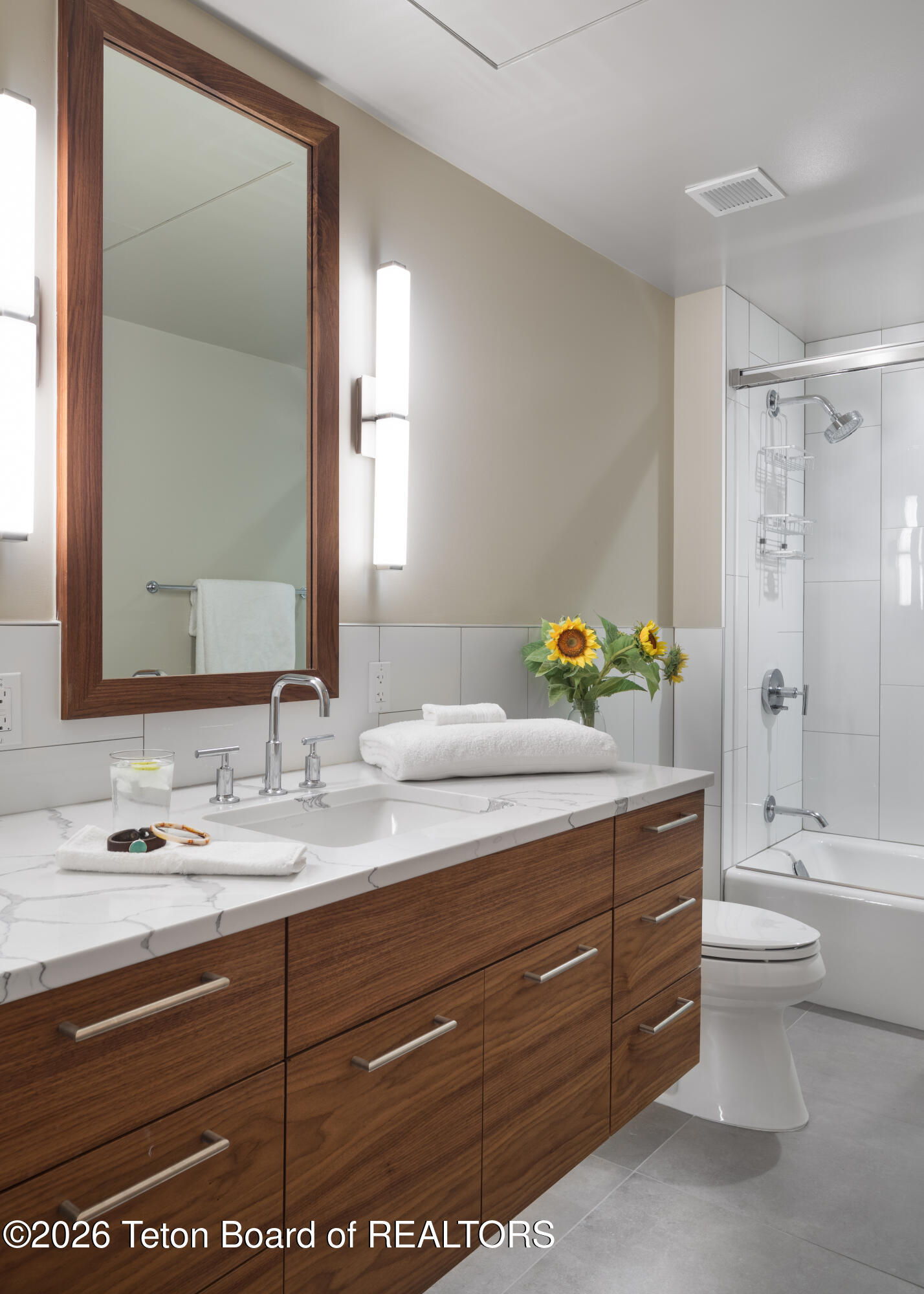 680 South Cache Street, Unit 202 Jackson, WY 83001 - Photo 11 of 14 Primary Bath