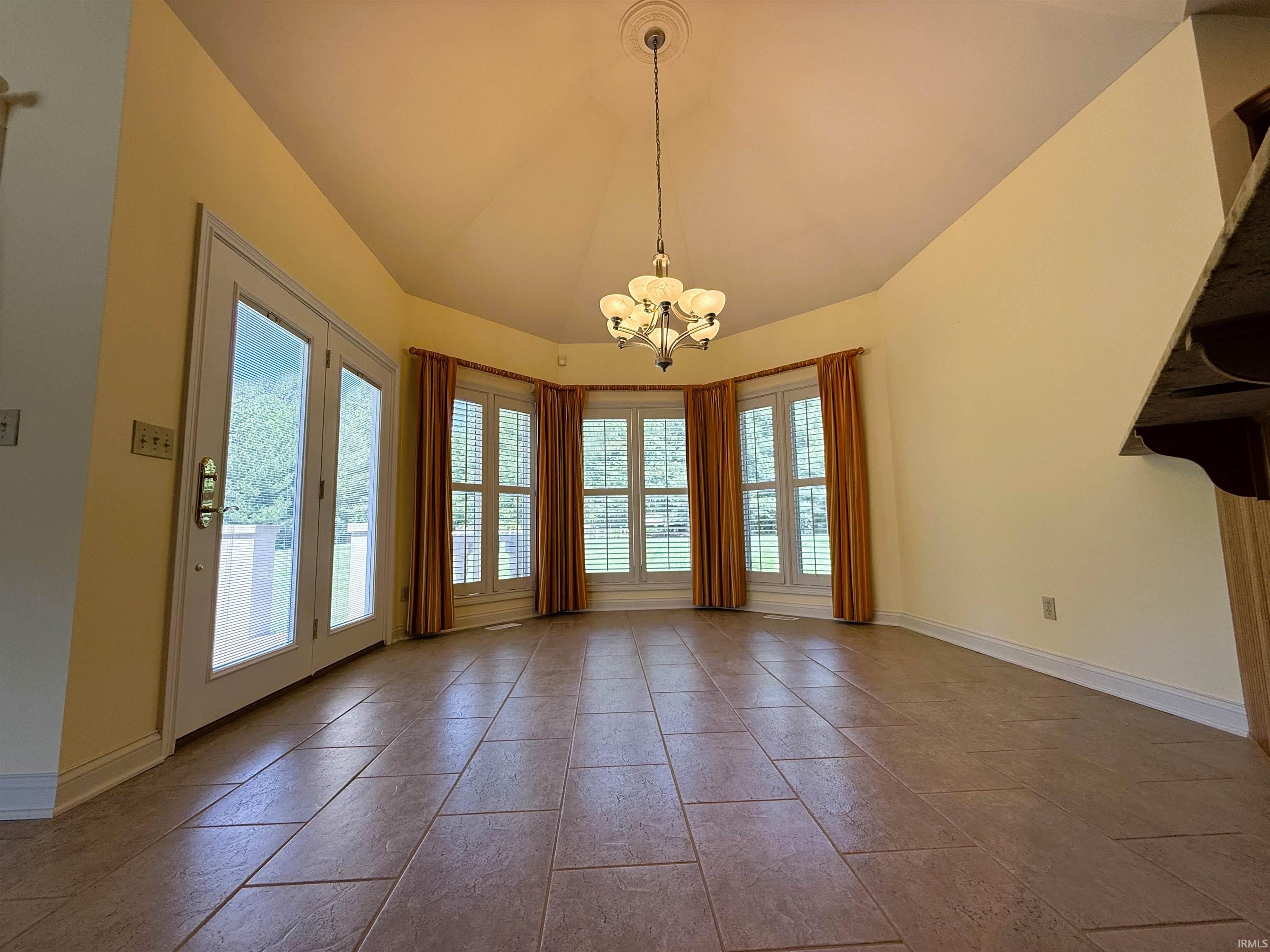 1210 Hoing Road Evansville, IN 47725 - Photo 13 of 36