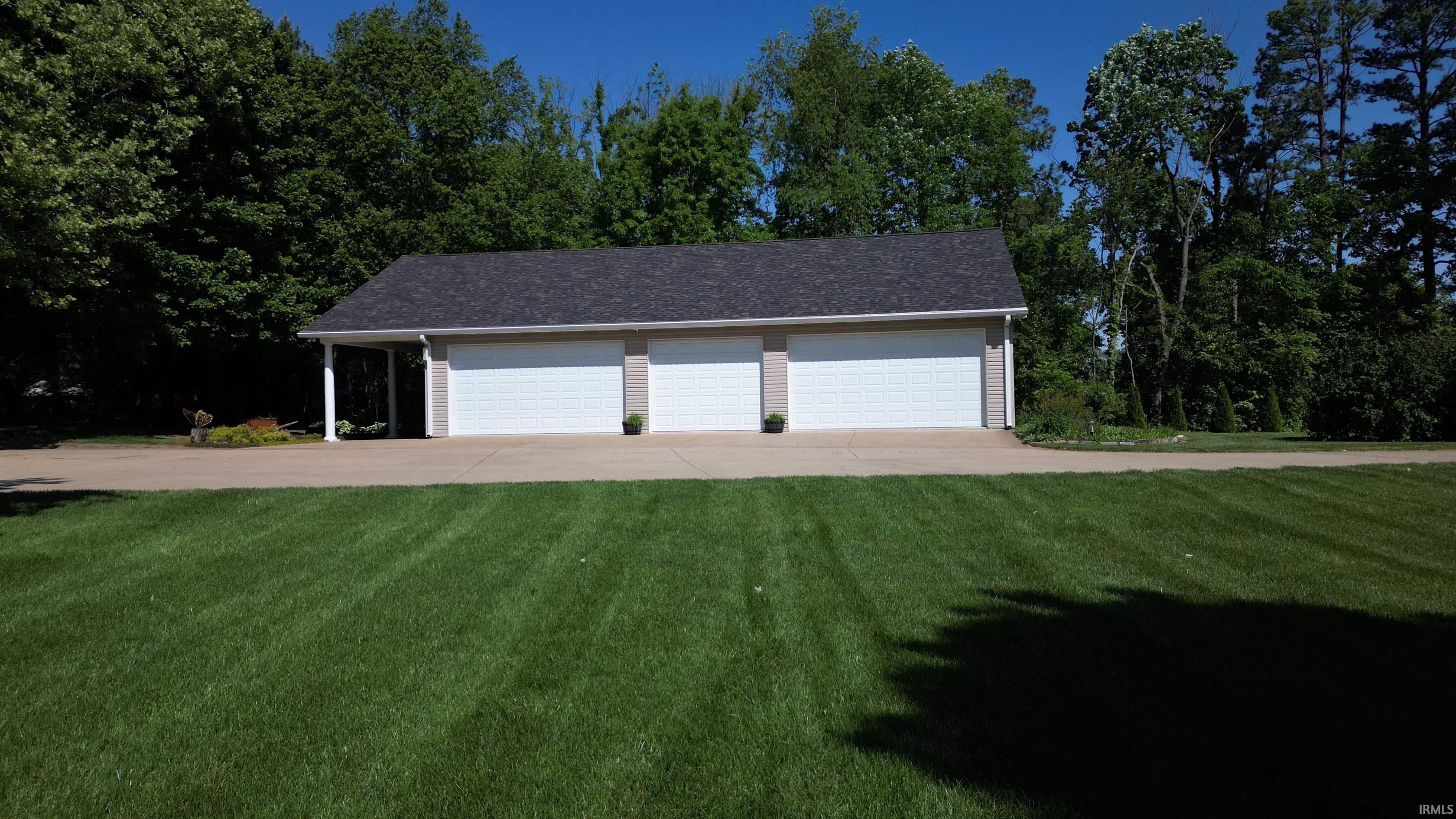 1210 Hoing Road Evansville, IN 47725 - Photo 4 of 36