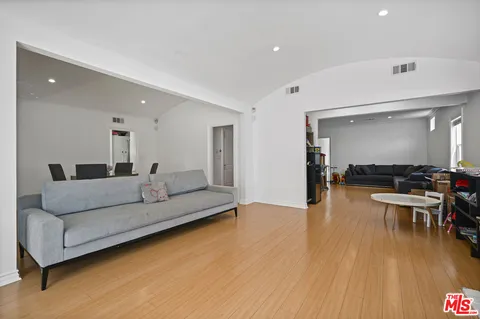 $10,995 | 232 South Crescent Drive, Beverly Hills, CA 90212