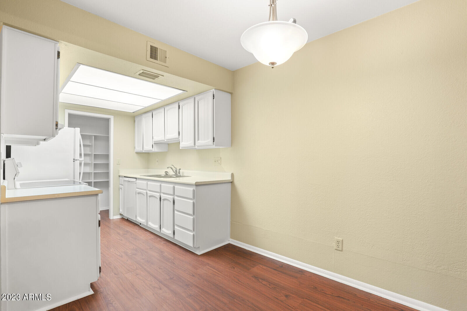 16635 North Cave Creek Road, Unit 112 Phoenix, AZ 85032 - Photo 6 of 20 Kitchen