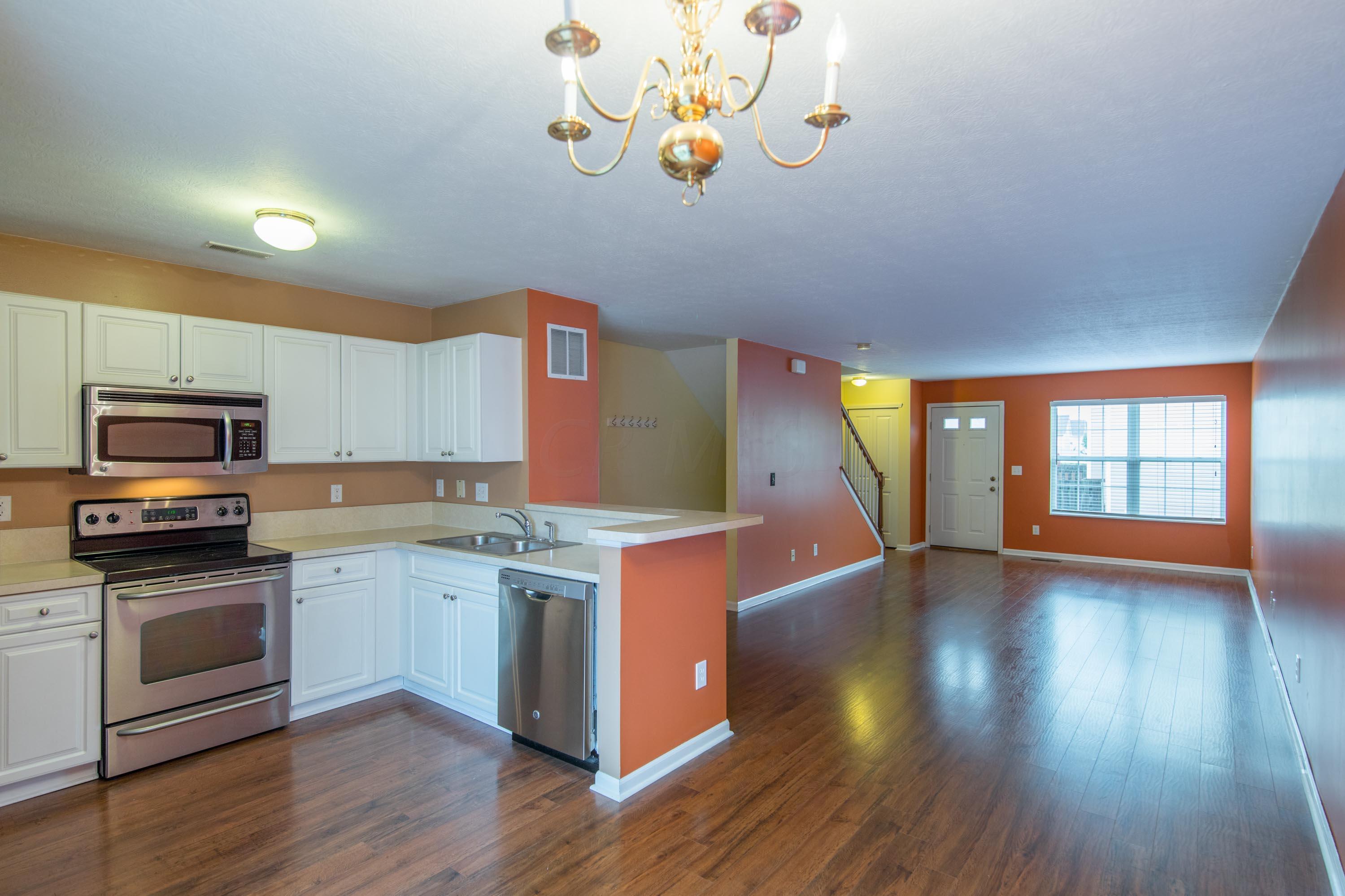 8271 Bruntsfield Road Columbus, OH 43235 - Photo 2 of 24