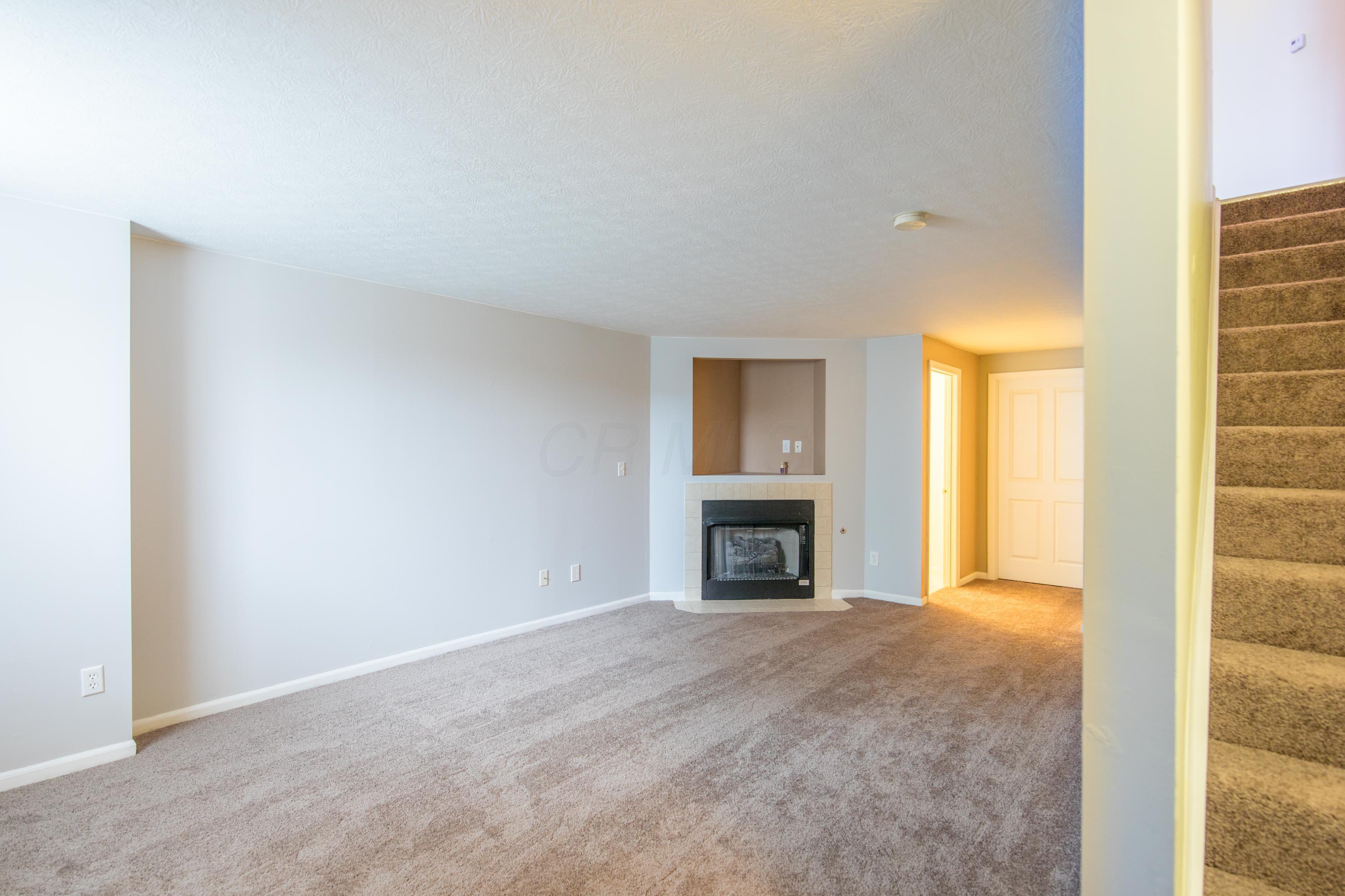 8271 Bruntsfield Road Columbus, OH 43235 - Photo 3 of 24