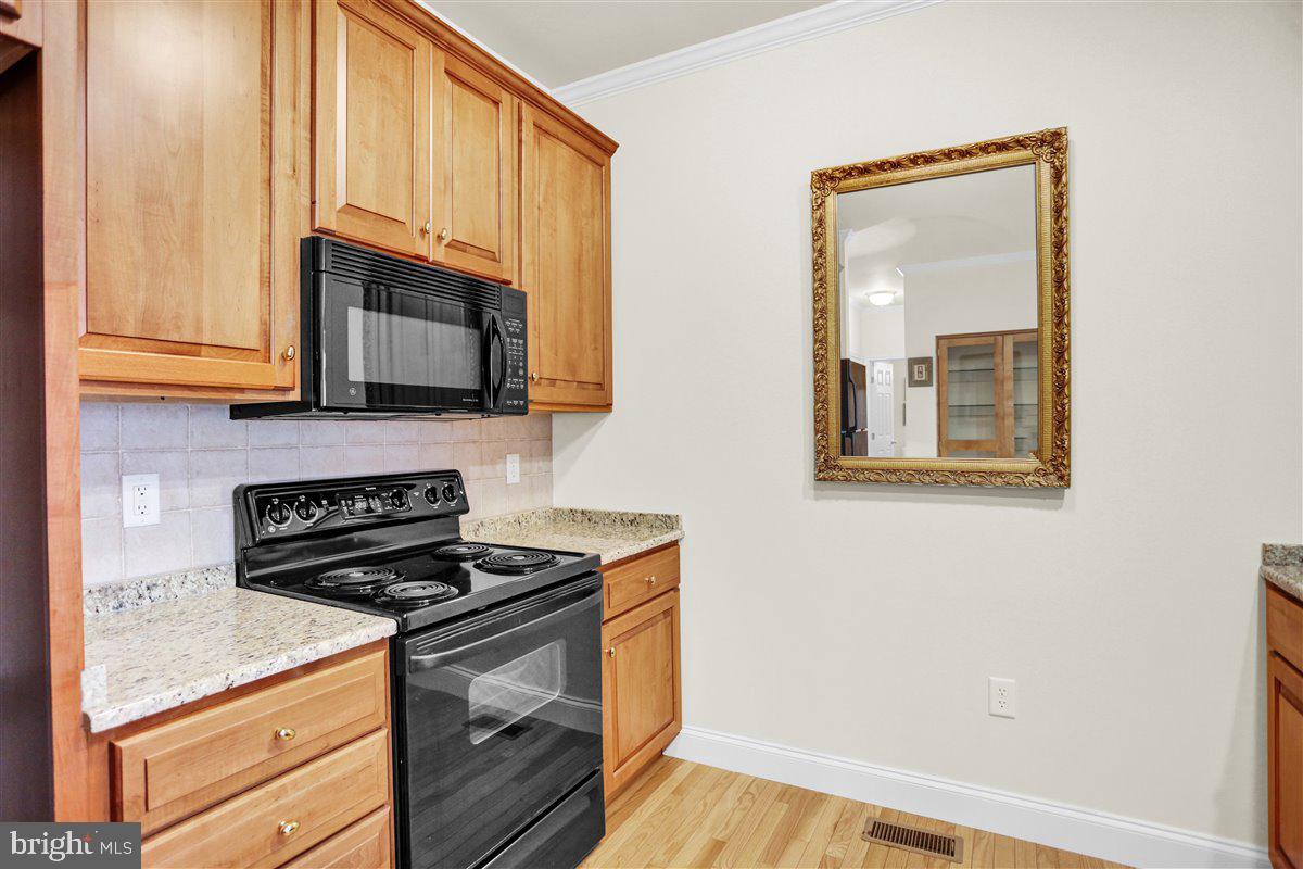 13 Fallowfield Circle Reading, PA 19607 - Photo 10 of 32 Electric Stove - Natural Gas is Available