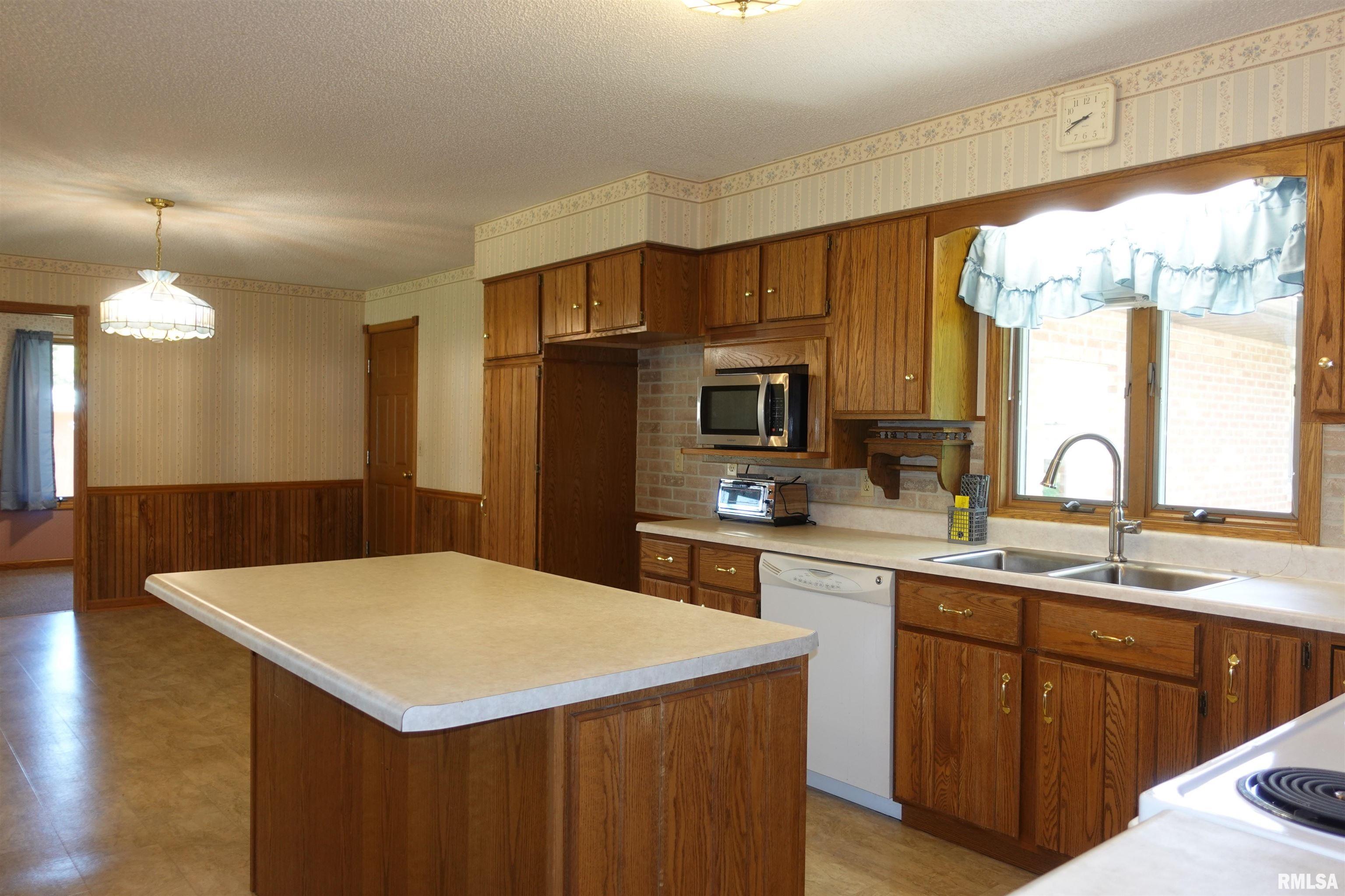 224 East Victoria Street Wataga, IL 61488 - Photo 14 of 38