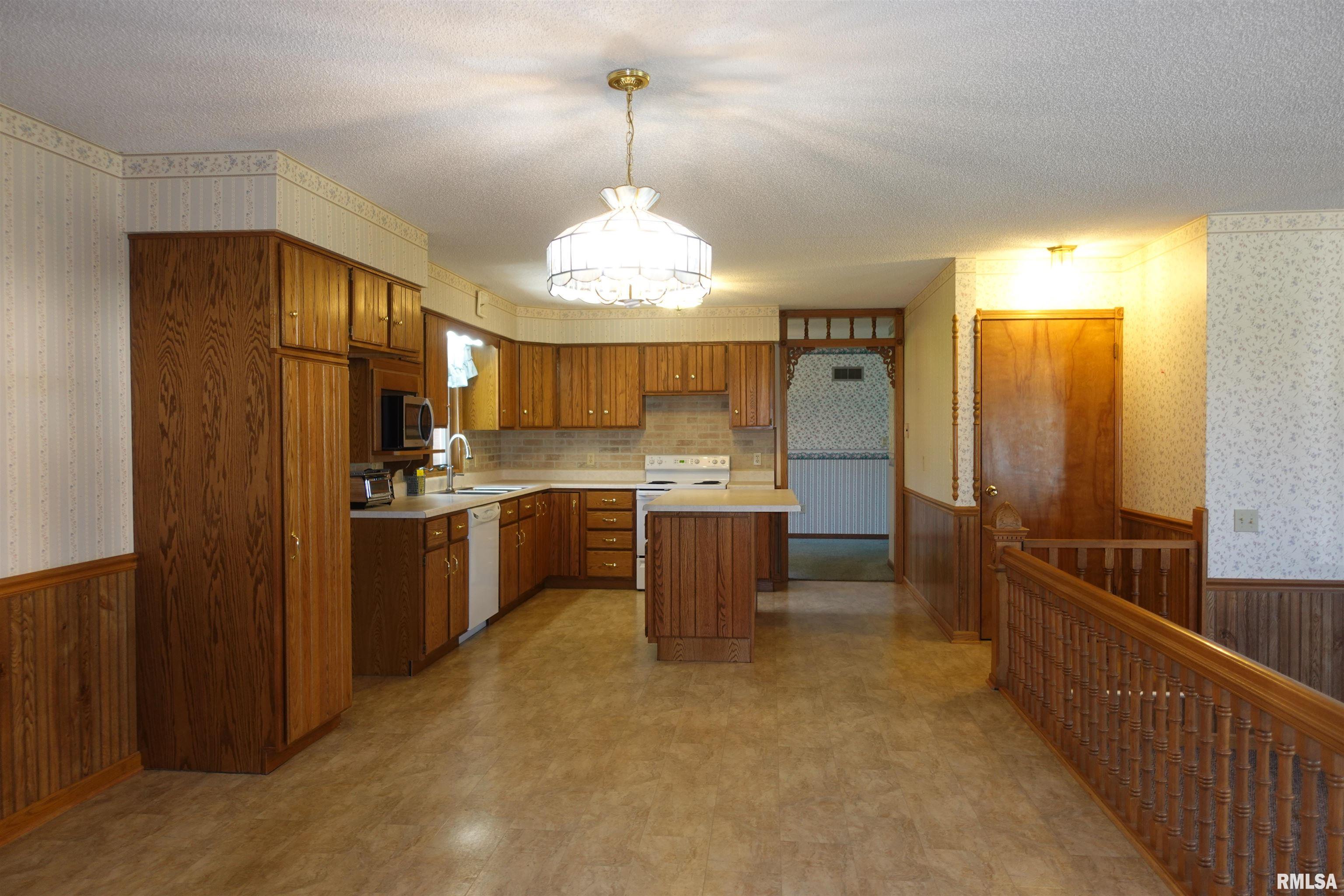 224 East Victoria Street Wataga, IL 61488 - Photo 17 of 38