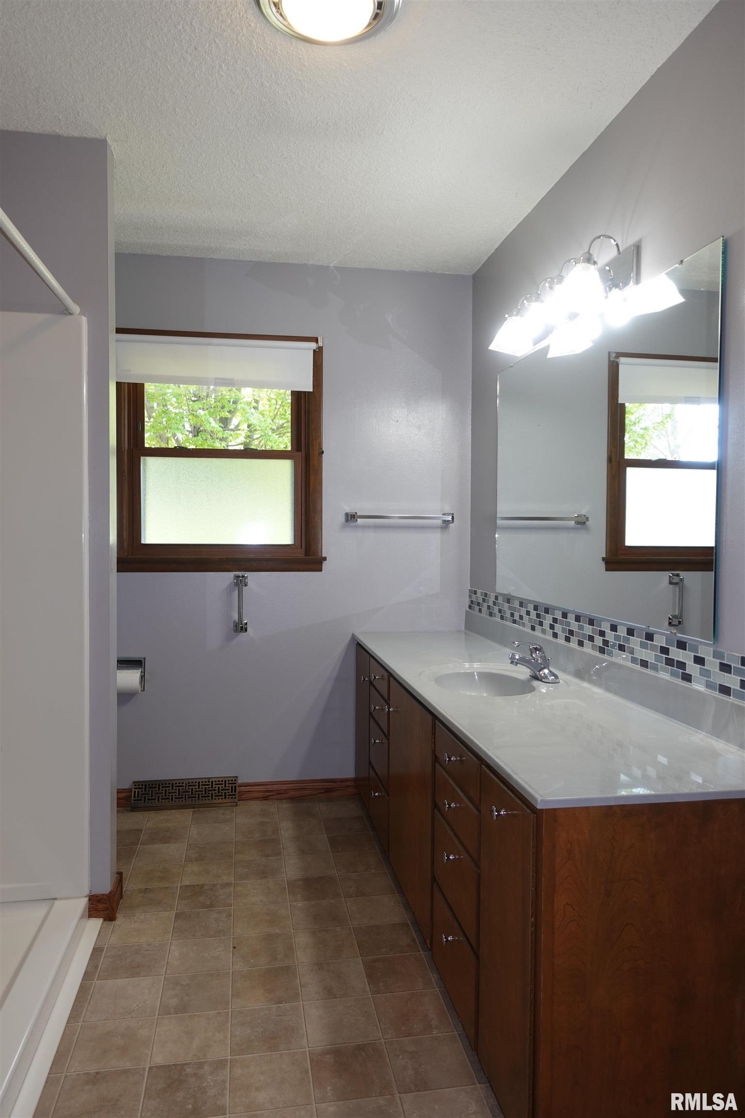 224 East Victoria Street Wataga, IL 61488 - Photo 27 of 38