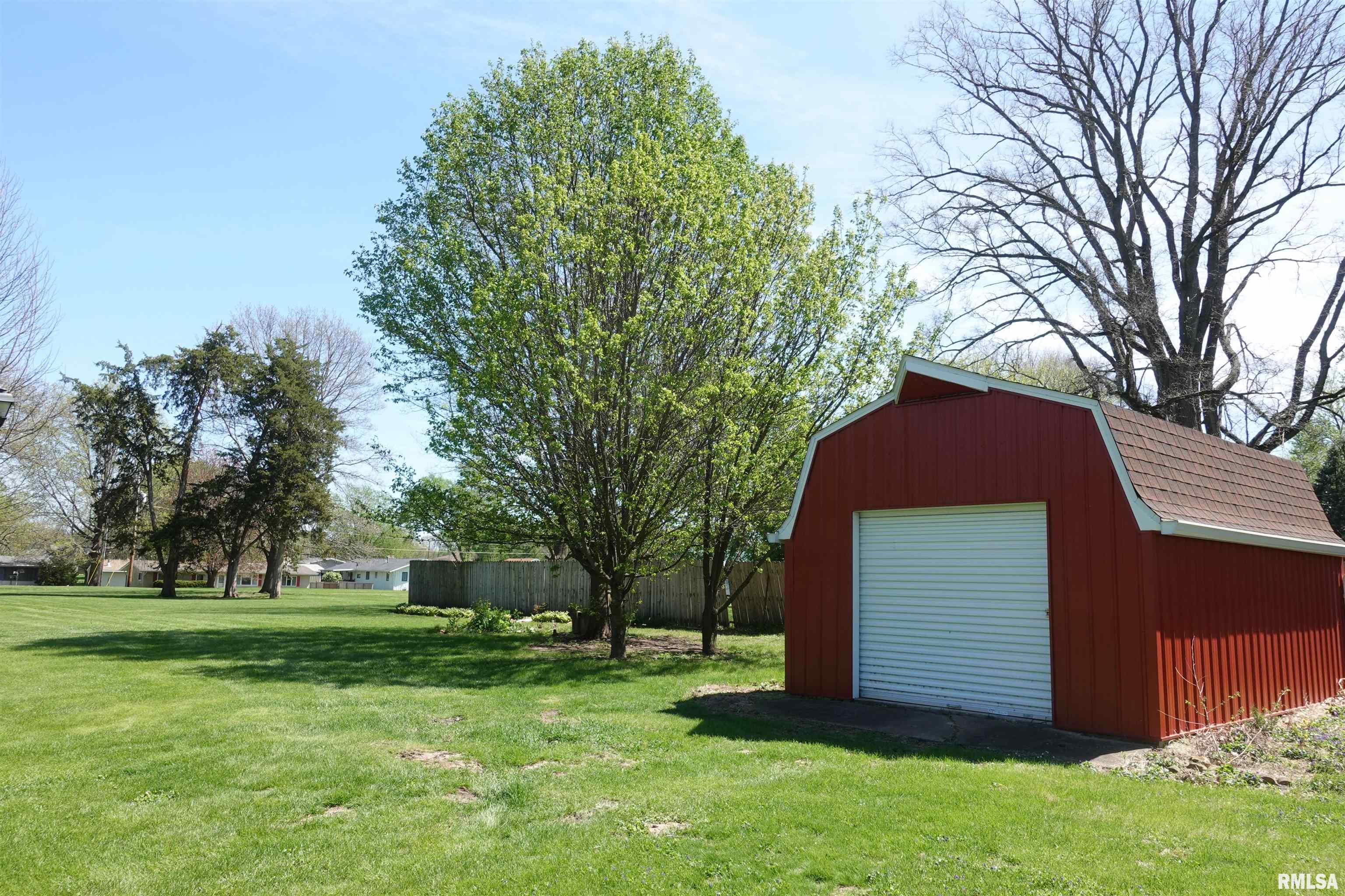 224 East Victoria Street Wataga, IL 61488 - Photo 5 of 38