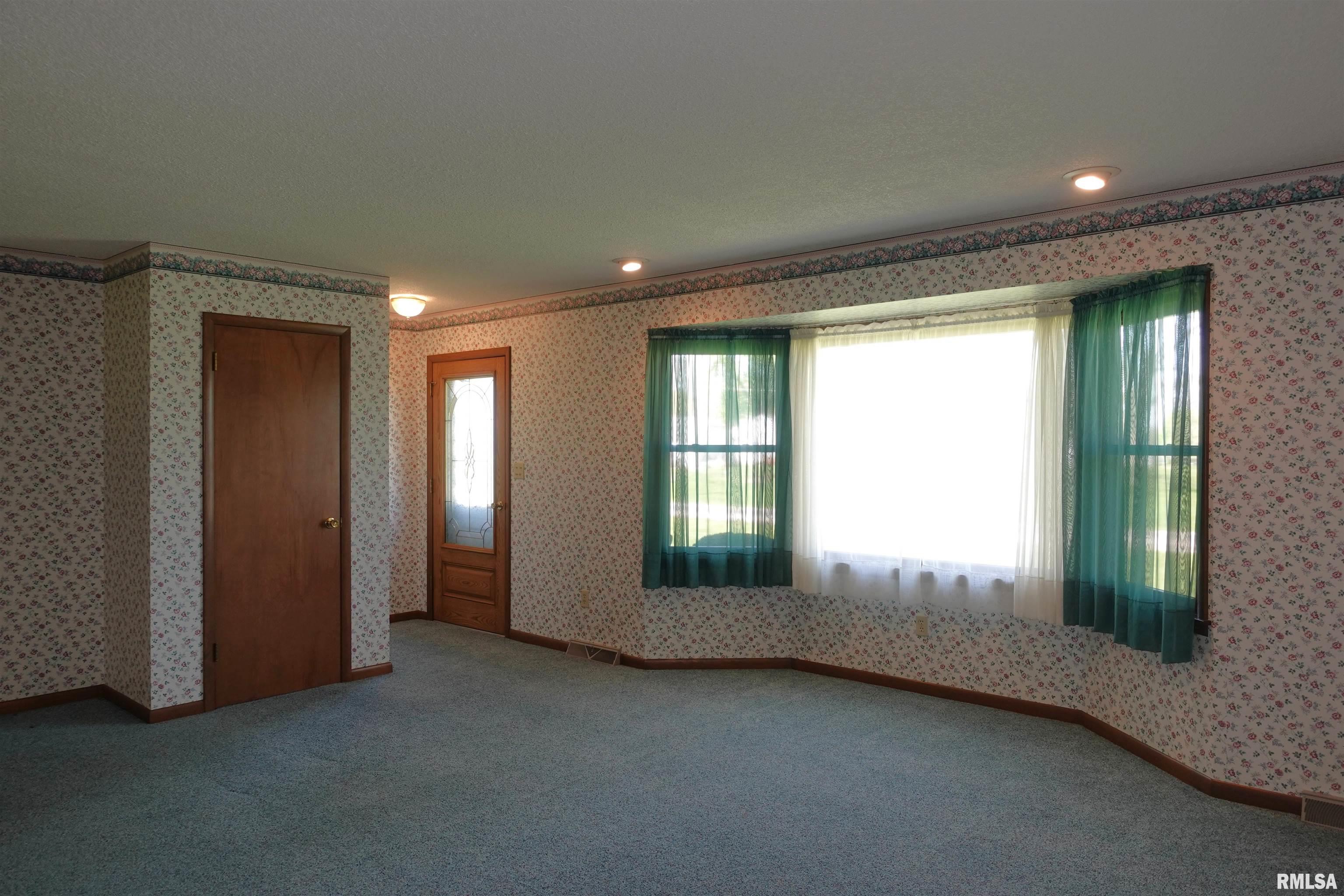 224 East Victoria Street Wataga, IL 61488 - Photo 8 of 38