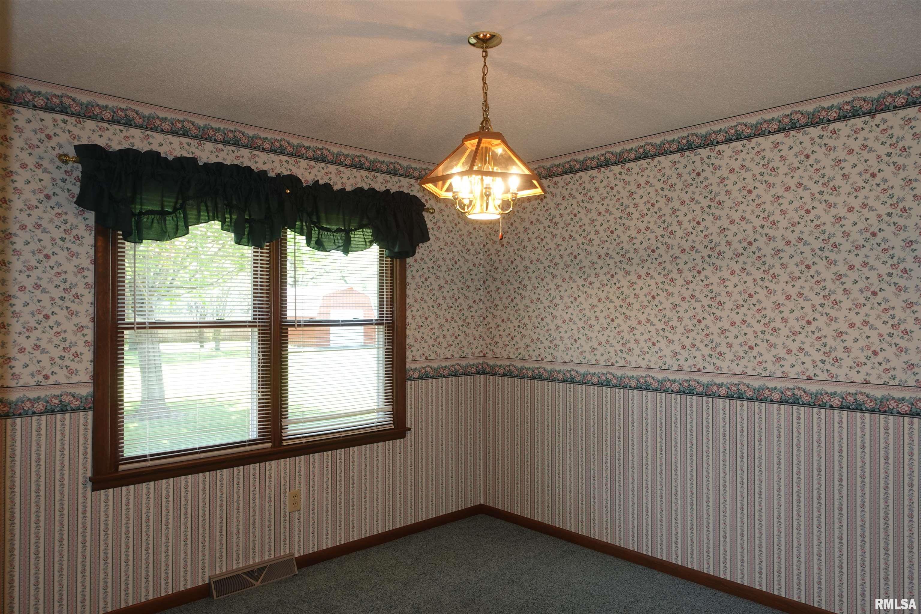 224 East Victoria Street Wataga, IL 61488 - Photo 10 of 38