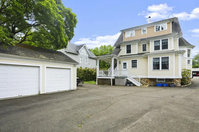 $7,900 | 190 Main Street, Unit B, New Canaan, CT 06840