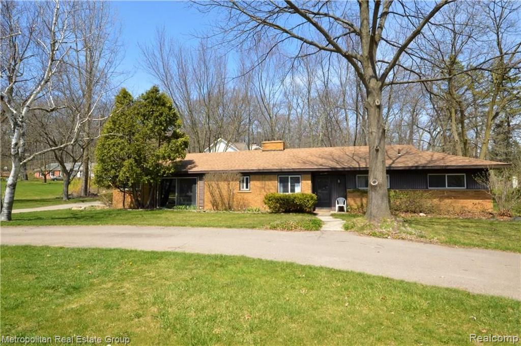 20 Perrydale Street Rochester Hills, MI 48306 - Photo 1 of 27